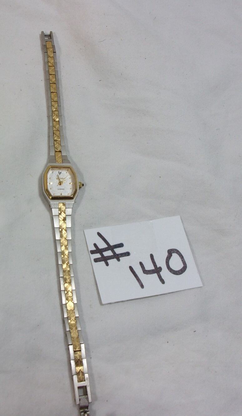 ELGIN DIAMOND EG081 BATTERY OPERATED LADIES WATCH-RUNS